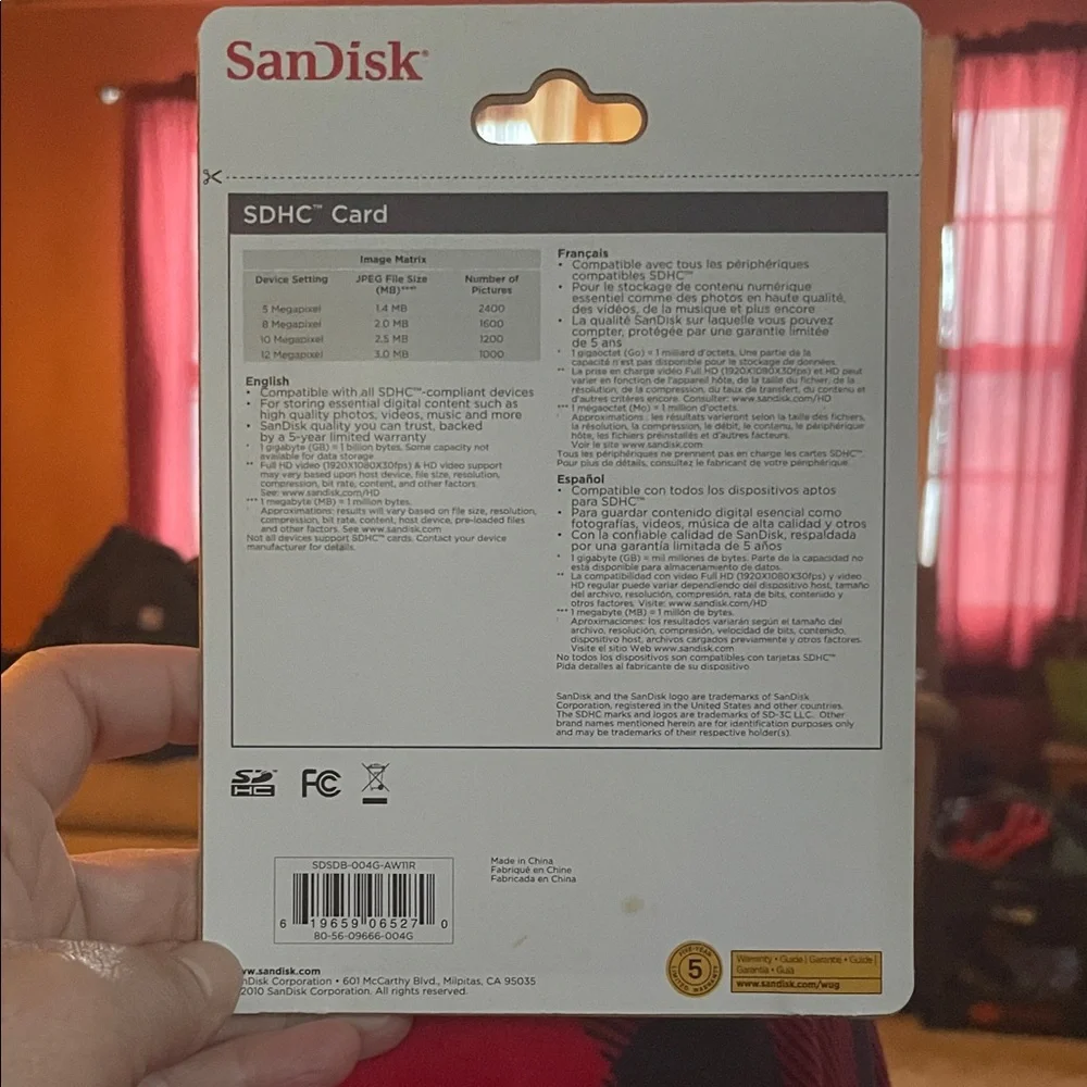 SanDisk 4GB SDHC Card - Red